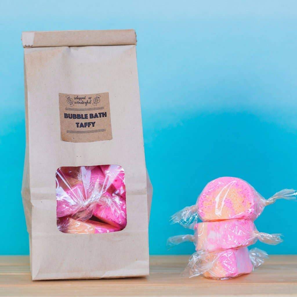 Whipped Up Wonderful - Love Spell Bubble Bath Taffy - 6 piezas